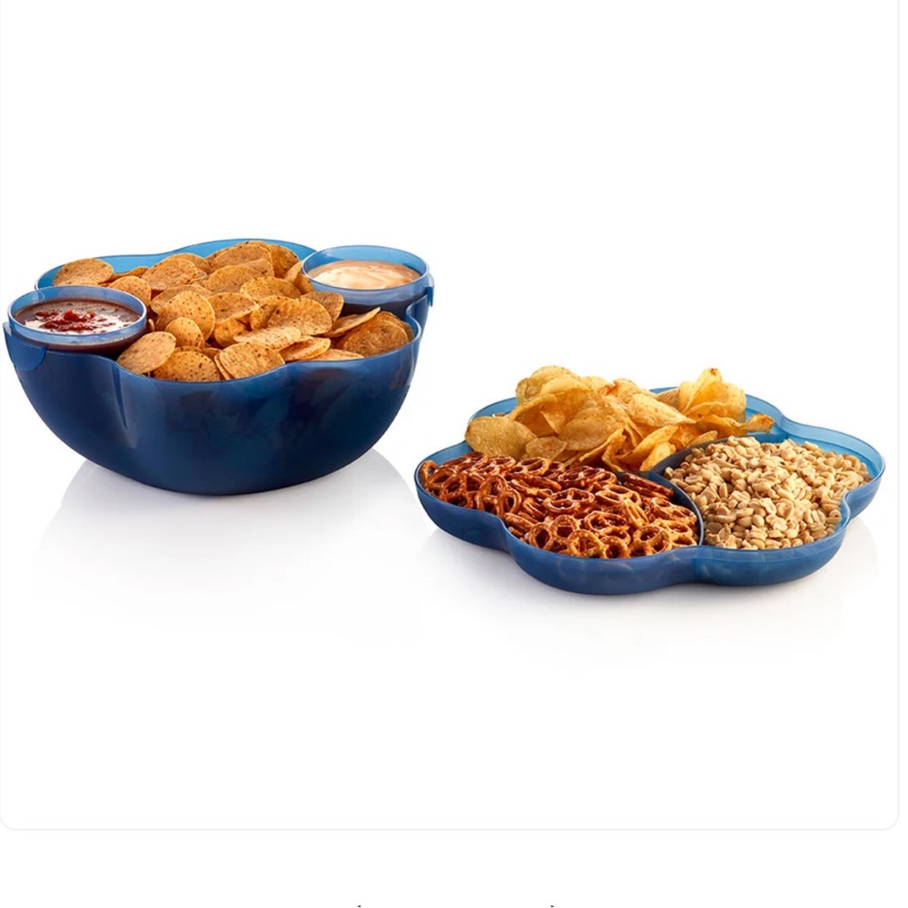 Tupperware Flower Shaped Chip 'N Dip Set